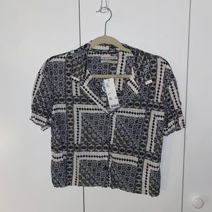 NWT Urban Outfitters Cropped Button Down